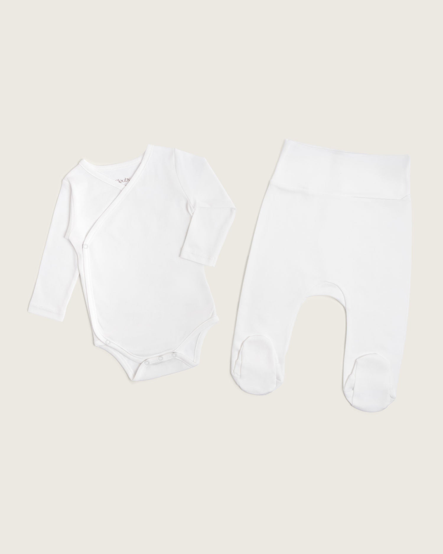 Set body kimono manga larga, y  pantalón con pie de bebé · Blanco Natural · Pima orgánico GOTS