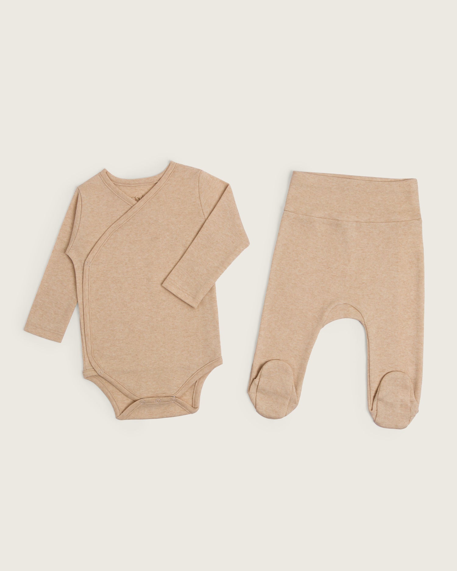 Set body kimono manga larga, y  pantalón con pie de bebé · Caramelo  · Pima orgánico GOTS