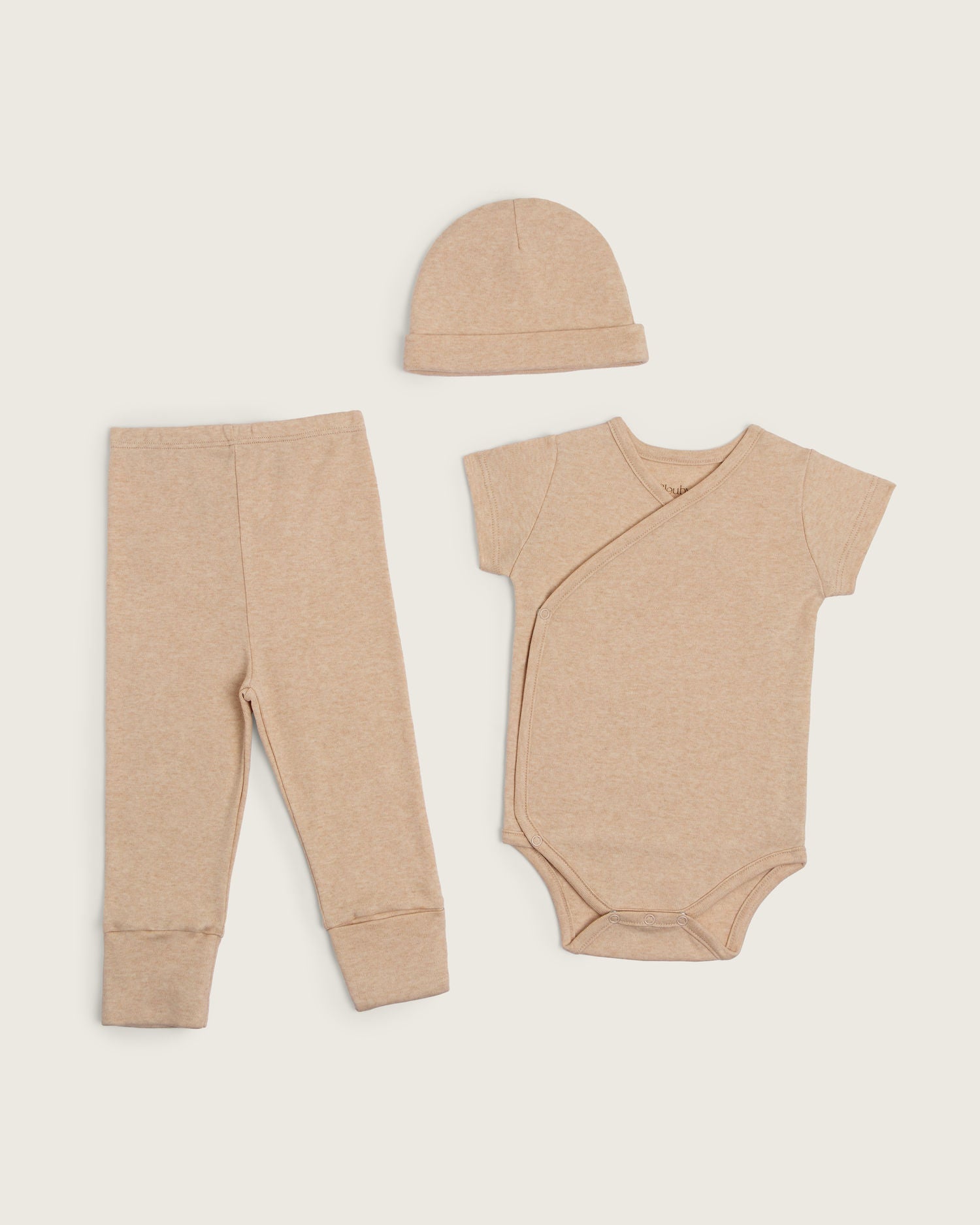 Set body kimono manga corta, pantalón convertible y gorro de bebé · Caramelo · Pima orgánico GOTS